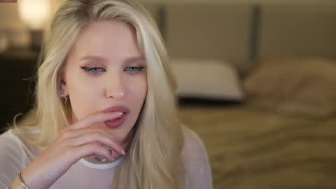 Snapshot of anabel054 chatting on October 7, 2025, 5:10 pm Anabel Kira Zlata Kira Elice Lana Dominika Sofy Kaila Bridget online show from October 7, 2025, 5:10 pm