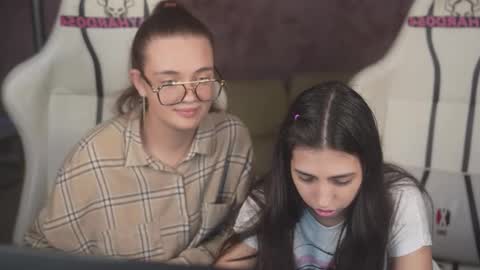 Snapshot of anabel2054 chatting on March 1, 2026, 11:23 am Sweet girls online show from March 1, 2026, 11:23 am