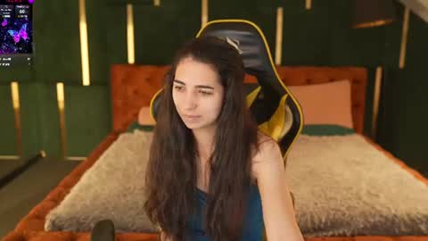 Snapshot of anabel2054 chatting on July 7, 2026, 7:23 am Sweet girls online show from July 7, 2026, 7:23 am