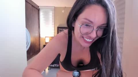 Snapshot of anabel_25 chatting on December 18, 2024, 4:06 pm Anabel online show from December 18, 2024, 4:06 pm