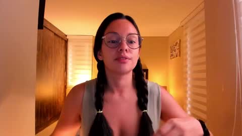 Snapshot of anabel_25 chatting on January 19, 2025, 12:06 pm Anabel online show from January 19, 2025, 12:06 pm