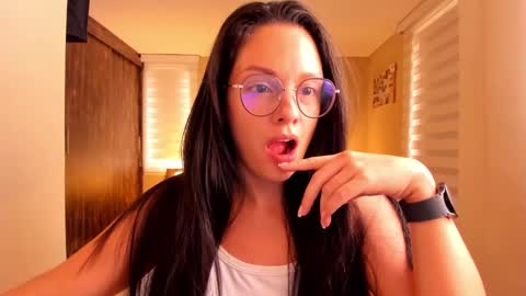 Snapshot of anabel_25 chatting on January 28, 2025, 7:53 pm Anabel online show from January 28, 2025, 7:53 pm