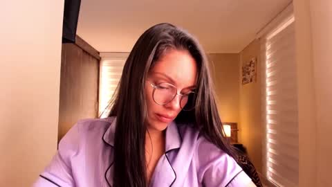 Snapshot of anabel_25 chatting on February 28, 2025, 1:14 pm Anabel online show from February 28, 2025, 1:14 pm