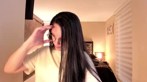 Snapshot of anabel_25 chatting on March 5, 2025, 10:32 pm Anabel online show from March 5, 2025, 10:32 pm