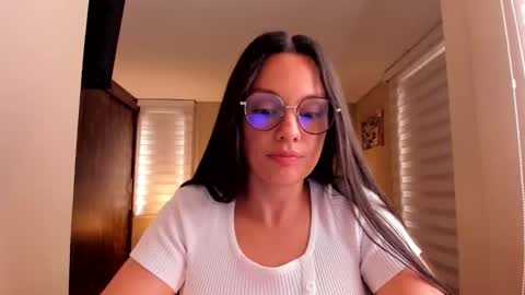 Snapshot of anabel_25 chatting on September 23, 2025, 3:26 pm Anabel online show from September 23, 2025, 3:26 pm