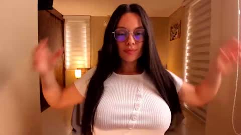 Snapshot of anabel_25 chatting on September 24, 2025, 3:37 pm Anabel online show from September 24, 2025, 3:37 pm