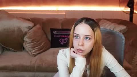 PLAYHARD054 online show from November 21, 2025, 11:31 am