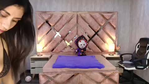 HI I AM ANABELL online show from October 14, 2025, 7:14 pm