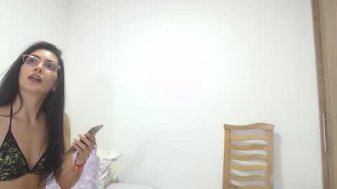 Snapshot of anabellov3 chatting on February 5, 2025, 5:30 am anabellov3 online show from February 5, 2025, 5:30 am