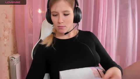 AnabelMelody online show from October 20, 2025, 6:47 am