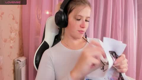 AnabelMelody online show from October 25, 2025, 6:35 pm