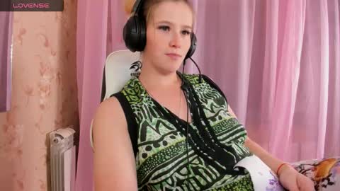 AnabelMelody online show from October 29, 2025, 6:09 pm