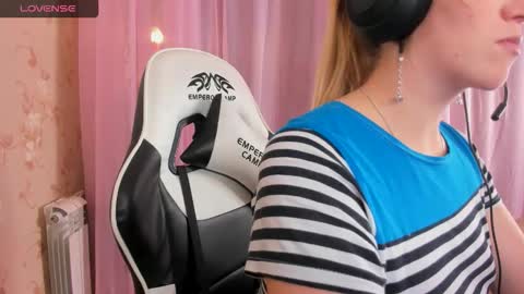 AnabelMelody online show from November 11, 2025, 8:31 pm