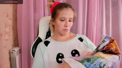 AnabelMelody online show from November 16, 2025, 5:18 pm