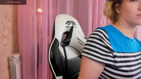 AnabelMelody online show from November 21, 2025, 6:28 pm