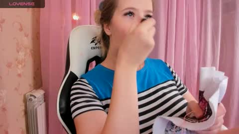 AnabelMelody online show from November 22, 2025, 5:56 pm