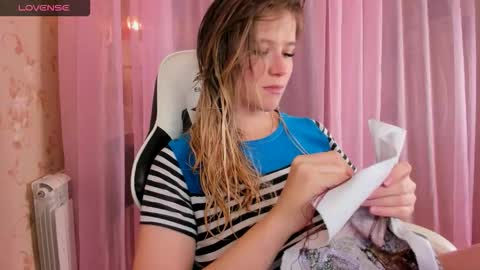 AnabelMelody online show from November 23, 2025, 5:46 pm