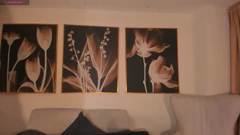 Ana  online show from September 14, 2025, 5:56 pm