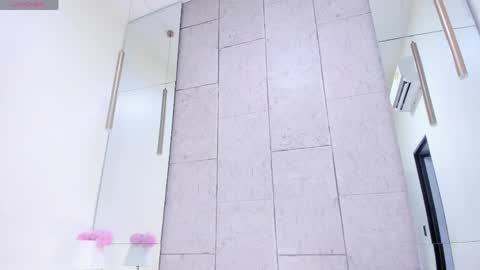 Anna online show from March 27, 2026, 11:43 am