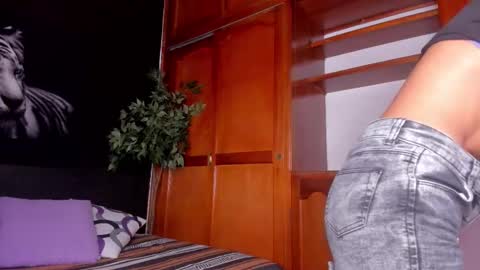 Snapshot of anahi__18 chatting on September 16, 2025, 3:07 am Anahi online show from September 16, 2025, 3:07 am