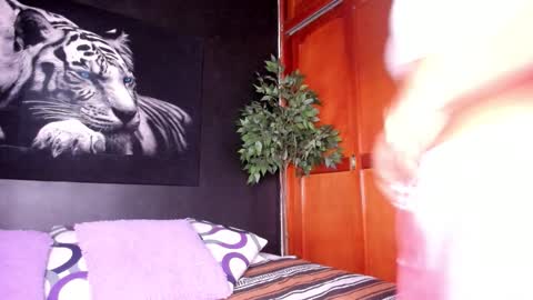 Snapshot of anahi__18 chatting on October 17, 2025, 2:59 am Anahi online show from October 17, 2025, 2:59 am