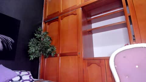 Snapshot of anahi__18 chatting on October 26, 2025, 12:00 pm Anahi online show from October 26, 2025, 12:00 pm