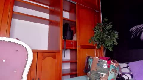 Snapshot of anahi__18 chatting on November 12, 2025, 3:07 am Anahi online show from November 12, 2025, 3:07 am