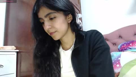 Anahi Browns online show from December 18, 2025, 8:37 pm