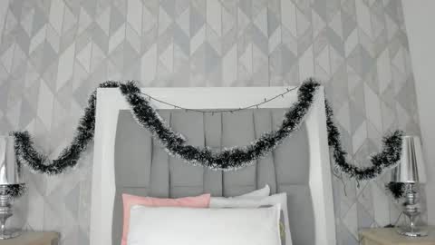   online show from December 18, 2025, 11:27 am