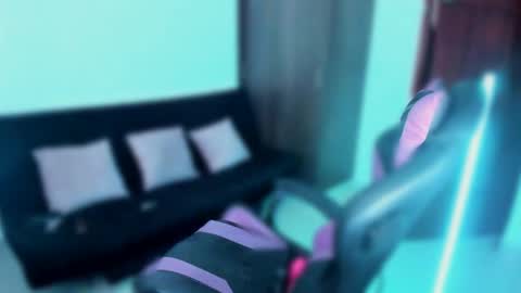      help me to get 100 thumps up  online show from December 14, 2024, 2:12 am