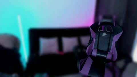      help me to get 100 thumps up  online show from December 23, 2024, 2:45 am