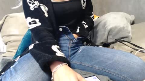 Snapshot of analove200 chatting on January 6, 2025, 12:57 pm analove200 online show from January 6, 2025, 12:57 pm