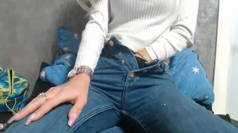 Snapshot of analove200 chatting on February 5, 2025, 4:03 pm analove200 online show from February 5, 2025, 4:03 pm