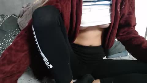 Snapshot of analove200 chatting on September 29, 2025, 8:52 am analove200 online show from September 29, 2025, 8:52 am