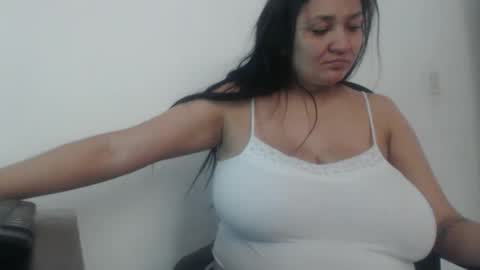 Snapshot of analy_hot chatting on September 24, 2025, 1:25 pm analy_hot online show from September 24, 2025, 1:25 pm