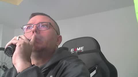 Andi online show from November 3, 2025, 1:01 pm