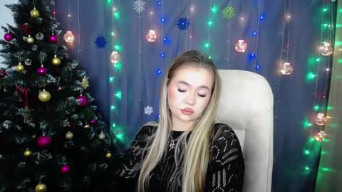 Snapshot of anastacyyellig chatting on December 17, 2024, 6:24 am anastacyyellig online show from December 17, 2024, 6:24 am