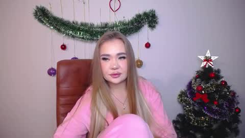 anastacyyellig online show from December 15, 2025, 10:36 pm