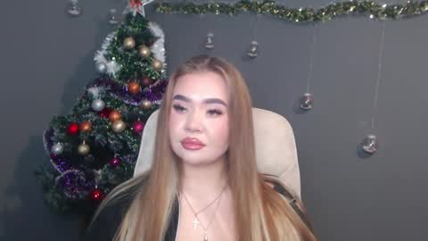 anastacyyellig online show from December 22, 2025, 9:34 pm