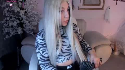 Ana online show from October 2, 2025, 8:16 pm