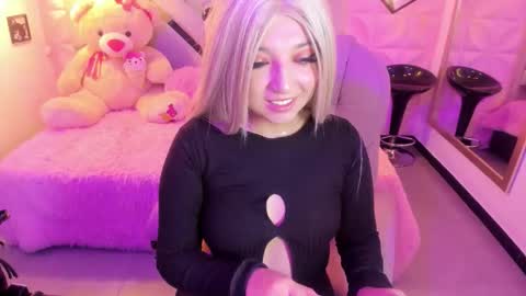 Ana online show from October 15, 2025, 7:58 pm