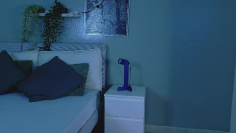 Kendra  online show from December 19, 2025, 10:33 am