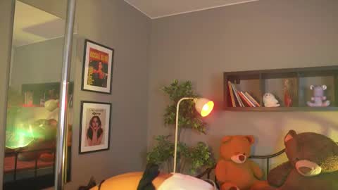 anaya_olyx online show from October 11, 2025, 5:39 am