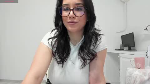 Andreea online show from May 27, 2026, 3:58 am