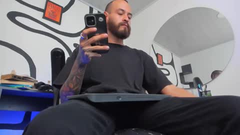 Snapshot of anders_x chatting on January 18, 2026, 1:31 am Andrs - online show from January 18, 2026, 1:31 am