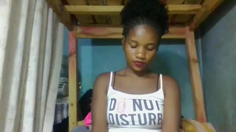 Snapshot of andiscah21 chatting on November 28, 2025, 6:54 pm Rasoa Edime Anissia online show from November 28, 2025, 6:54 pm