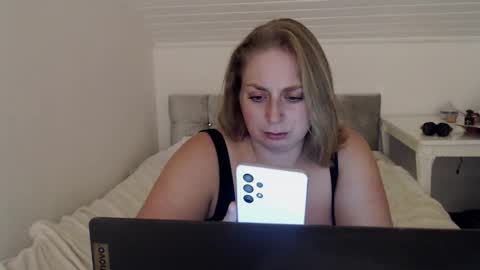 Andorphin online show from November 6, 2025, 8:43 pm