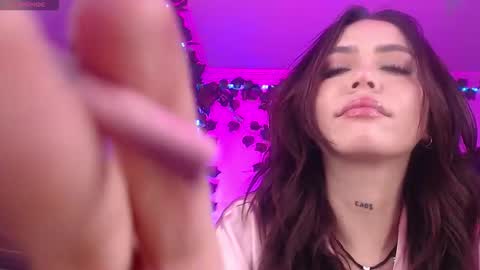 Snapshot of andra_rosse chatting on February 26, 2026, 9:19 am Andra de la Rosse online show from February 26, 2026, 9:19 am