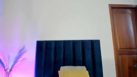 Andra Cyrus online show from November 1, 2025, 12:07 pm