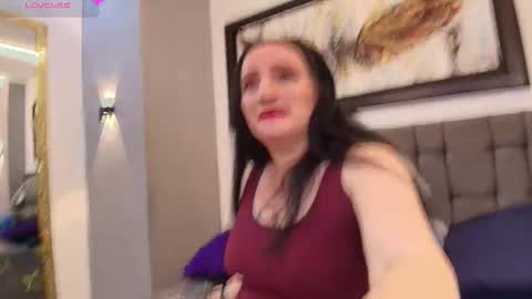 Cloe online show from December 5, 2025, 3:48 am